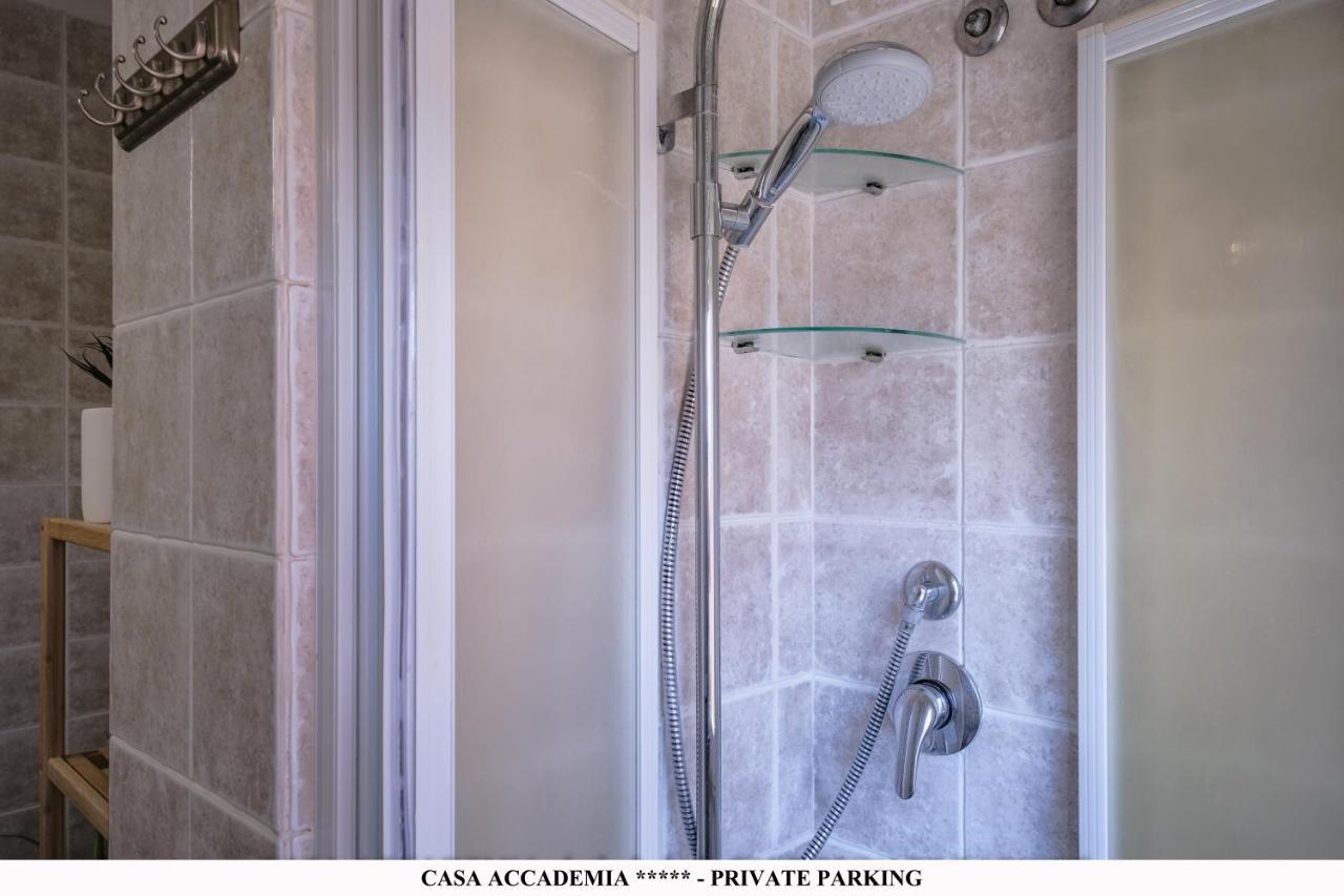 Elegante Casa Accademia ***** - Private Parking Apartamento Livorno Exterior foto